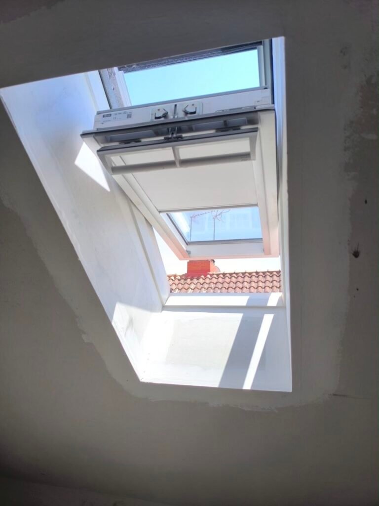 Sustitución de ventanas Velux en Madrid con acabado profesional